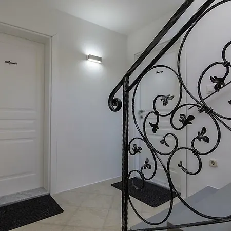 Apartments Tasha Mali Lošinj Exterior foto
